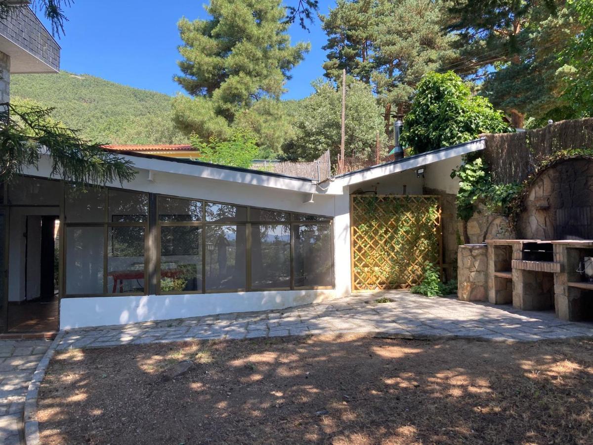 Los Cedros, Gran Chalet Con Piscina Y Apartamento En Navacerrada Villa Exterior photo